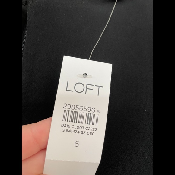 Loft Dress in Black - Picture 4 of 4